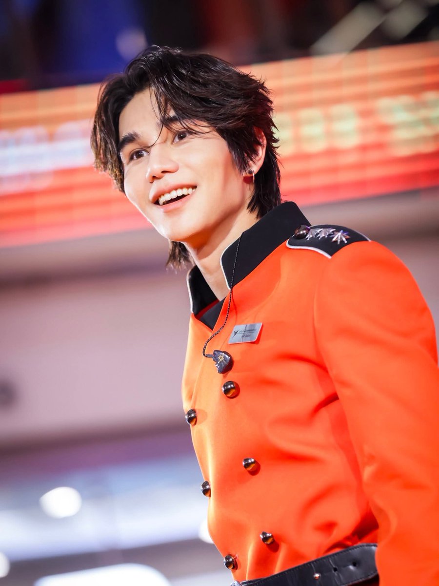 JeffSatur_JFC's tweet photo. Update@centralwOrld 🤍

https://t.co/XfEjSpOv63

Trans＊
本日開催されたJeff Saturを迎えたLalamoveのビッグイベントは��
最高の雰囲気でした🧡

#JeffSatur
#LalamovexJeffSatur 
#LalamoveMissionPossiblewithJeffSatur https://t.co/YmY6sPkpwU
