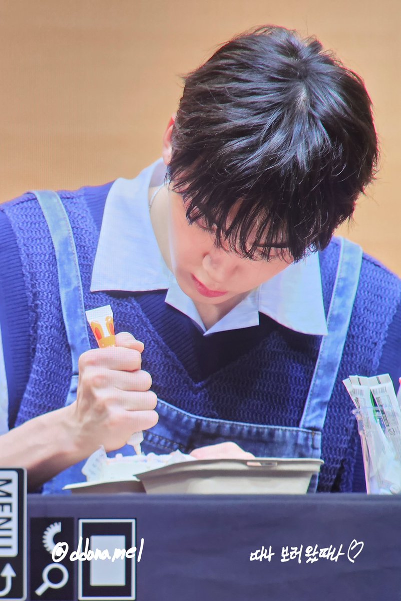ddanamel's tweet photo. 260712 pre. 금손등장

#윤산하 #산하 #아스트로 #ユンサナ
#YOONSANHA https://t.co/GJLwkQ0OBZ