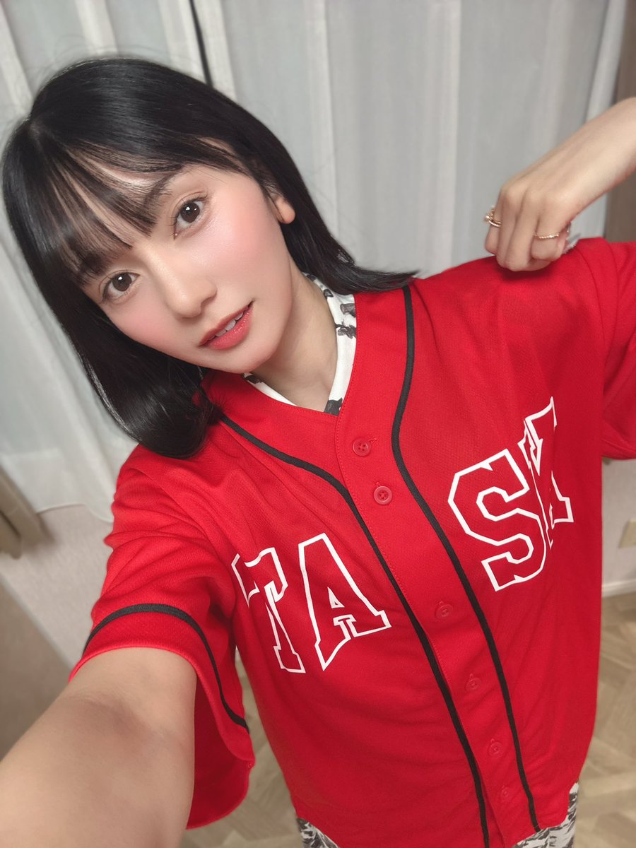 Task_fuuka's tweet photo. 先日POP UPしたグッズ本日までです💘
グッズが増えるのすごく嬉しい🙂‍↕️💖
夏フェスで着てくれる用とか身に着けるようにゲットして下さると嬉しいです！！ https://t.co/dtQhvpCnuq