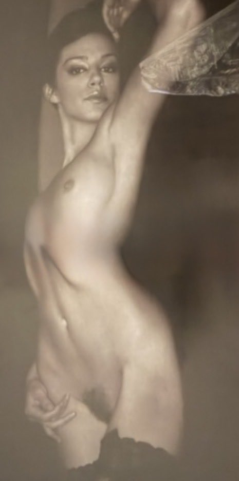RealCarrieLeigh's tweet photo. CARRIE LEIGH FINE ART
@RealCarrieLeigh
CREATIVE ARTISTIC ART
COVER MODEL SHOOT
Photographer: Carrie Leigh
For NUDE MAGAZINE
After reading numerous interviews and posting Peter’s and Helmut’s work it needed a rest!
#creativity #nude #Newton
#CoverModel https://t.co/hHYWwGt1r4