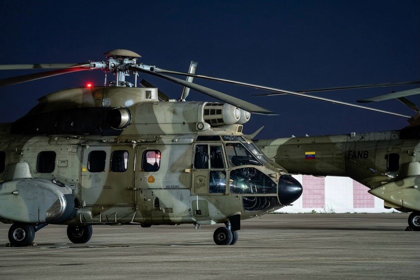 FAV_CLUB's tweet photo. 🇻🇪 | Helicópteros AS-532AC/UL Cougar de la AMB en el aeropuerto de Maiquetia 

📷 Erick Rodríguez https://t.co/4R3pmAYXog
