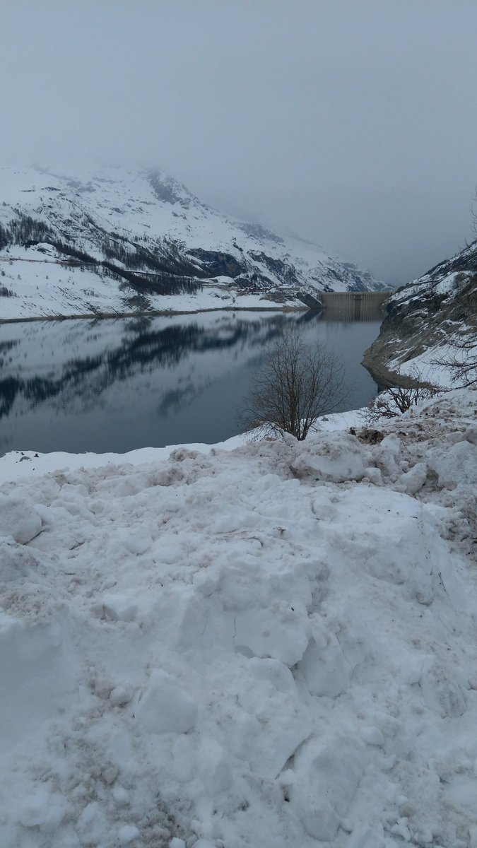 SebGhostRider's tweet photo. Do you have any pictures of reflections ?
#Tignes https://t.co/MKfEruZ455