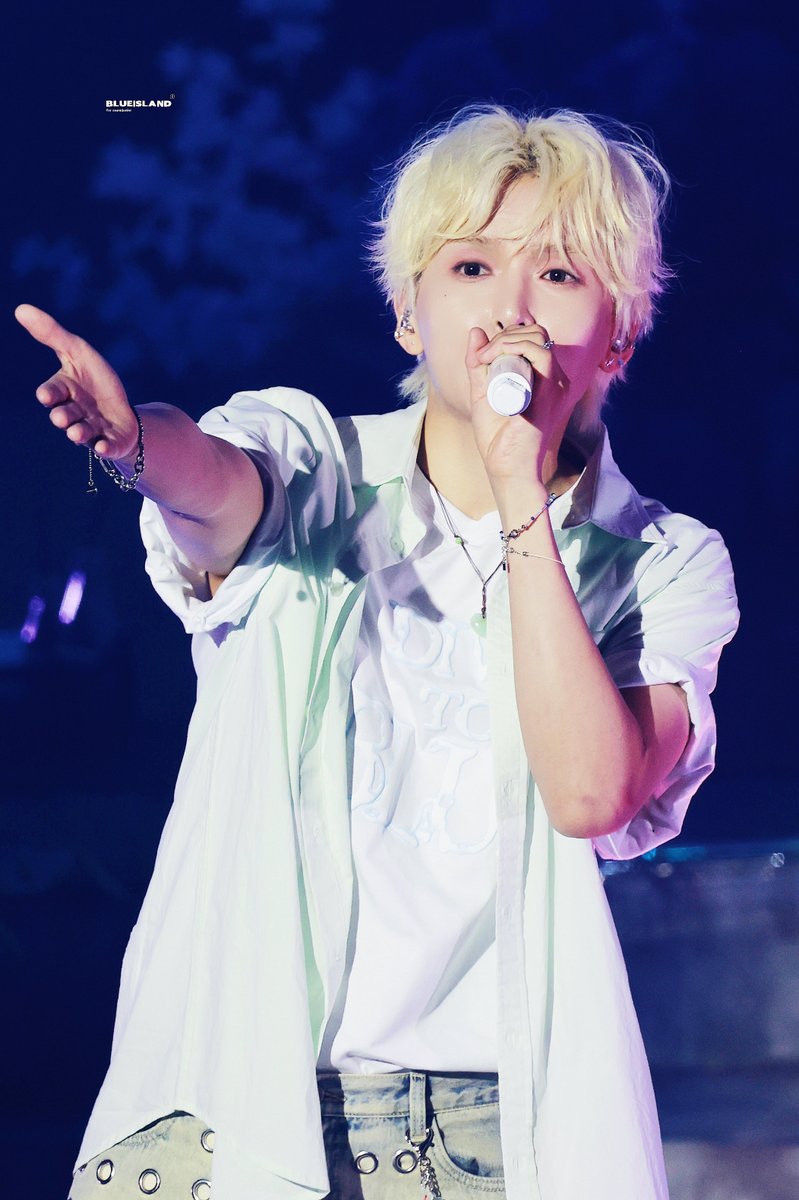 Island9Blue's tweet photo. 260712

2026 RYEOWOOK'S AGIT CONCERT : DIVE TO BLUE in SEOUL DAY3

#려욱  
#김려욱  
#슈퍼주니어  
#RYEOWOOK  
#SUPERJUNIOR https://t.co/VOZYiEZMfe