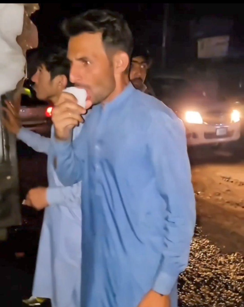 NiravJ7's tweet photo. Paxtani is like - Yummm. 🤣 https://t.co/RyKLBhZgu9