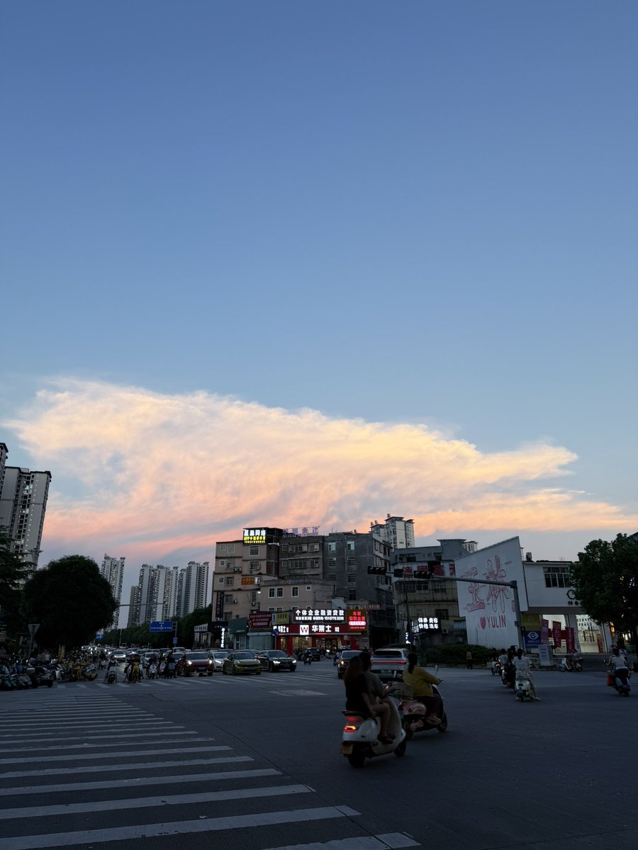 ChaoXJY's tweet photo. 生日快乐. https://t.co/5j2rrnEVET