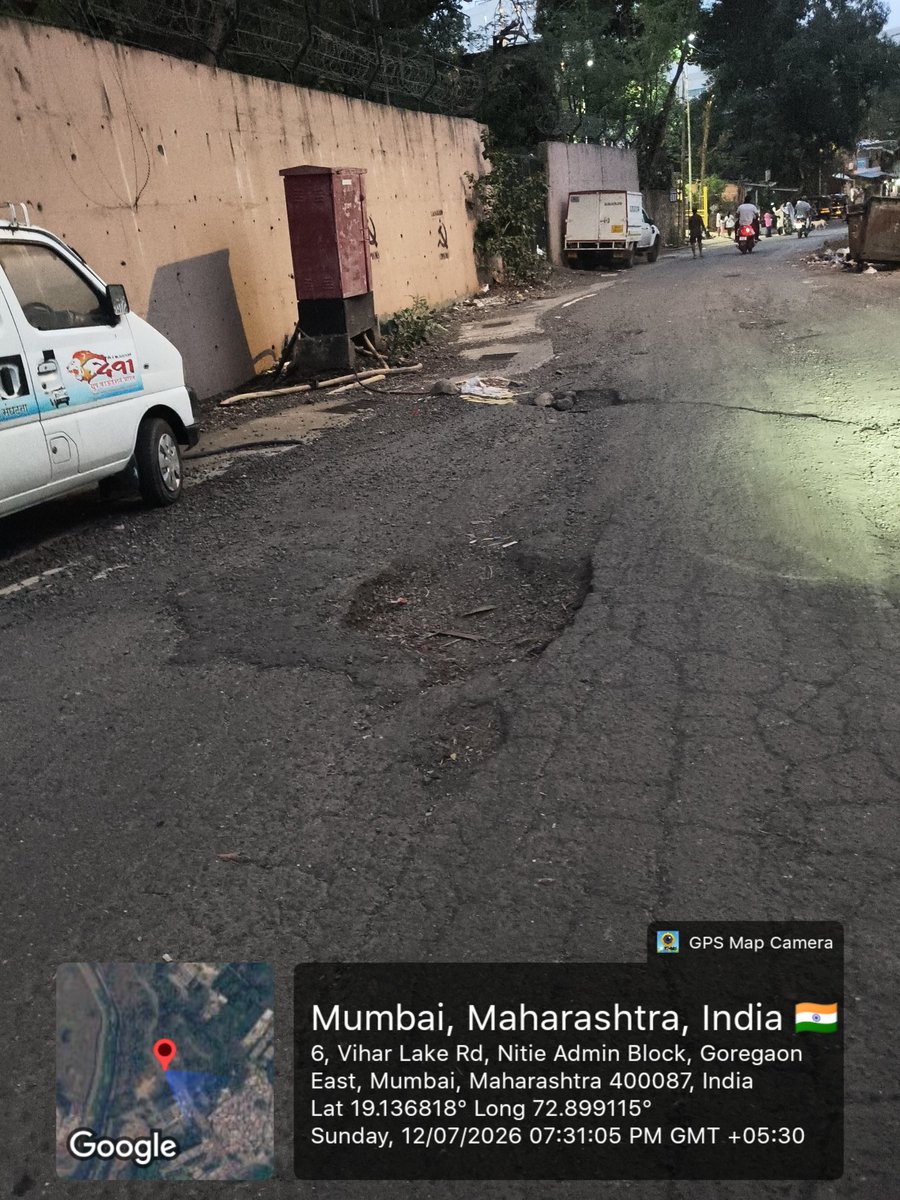 shaikh62745984's tweet photo. Severe waterlogging and garbage accumulation on the road in Andheri Vidhansabha Sabha after the recent heavy rainfall is causing major inconvenience to residents, school children, office commuters, and senior citizens
@mybmc 
@TawdeRitu 
@CMOMaharashtra 
@mieknathshinde https://t.co/VjibciW739