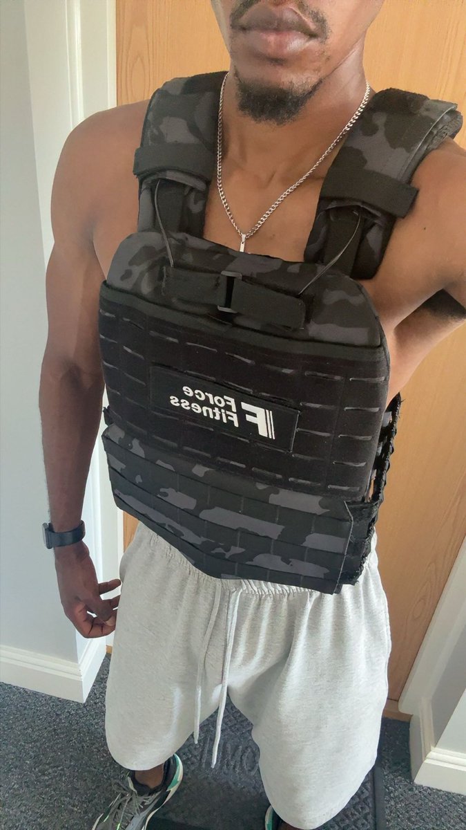 EAofficialk's tweet photo. 7/7 cardio + HIIT. Will soon be back on weighted runs 💪🏾 https://t.co/TgJuJifXFV