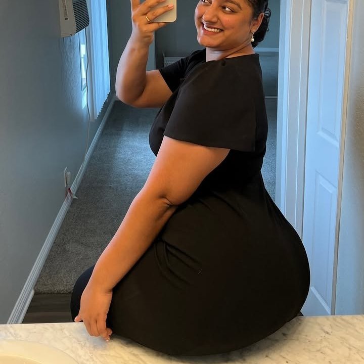 dimpalpimple's tweet photo. black 🖤
#Phat #bigbooty #mommy https://t.co/SwVBsGEpMG
