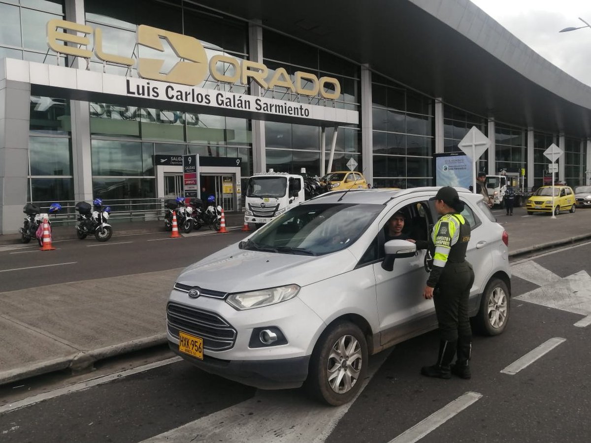 Policía de Tránsito Bogotá tweet media