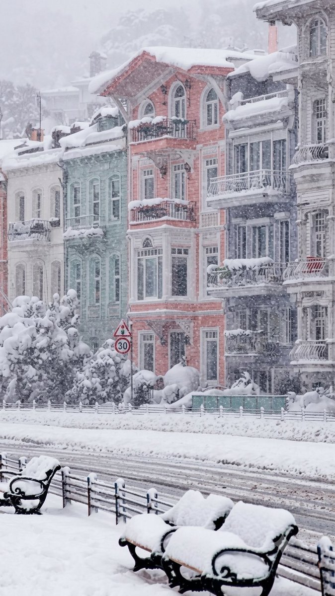 berkguven1907's tweet photo. Arnavutköy… ❄️⛄️ https://t.co/nWTV2HmSx8