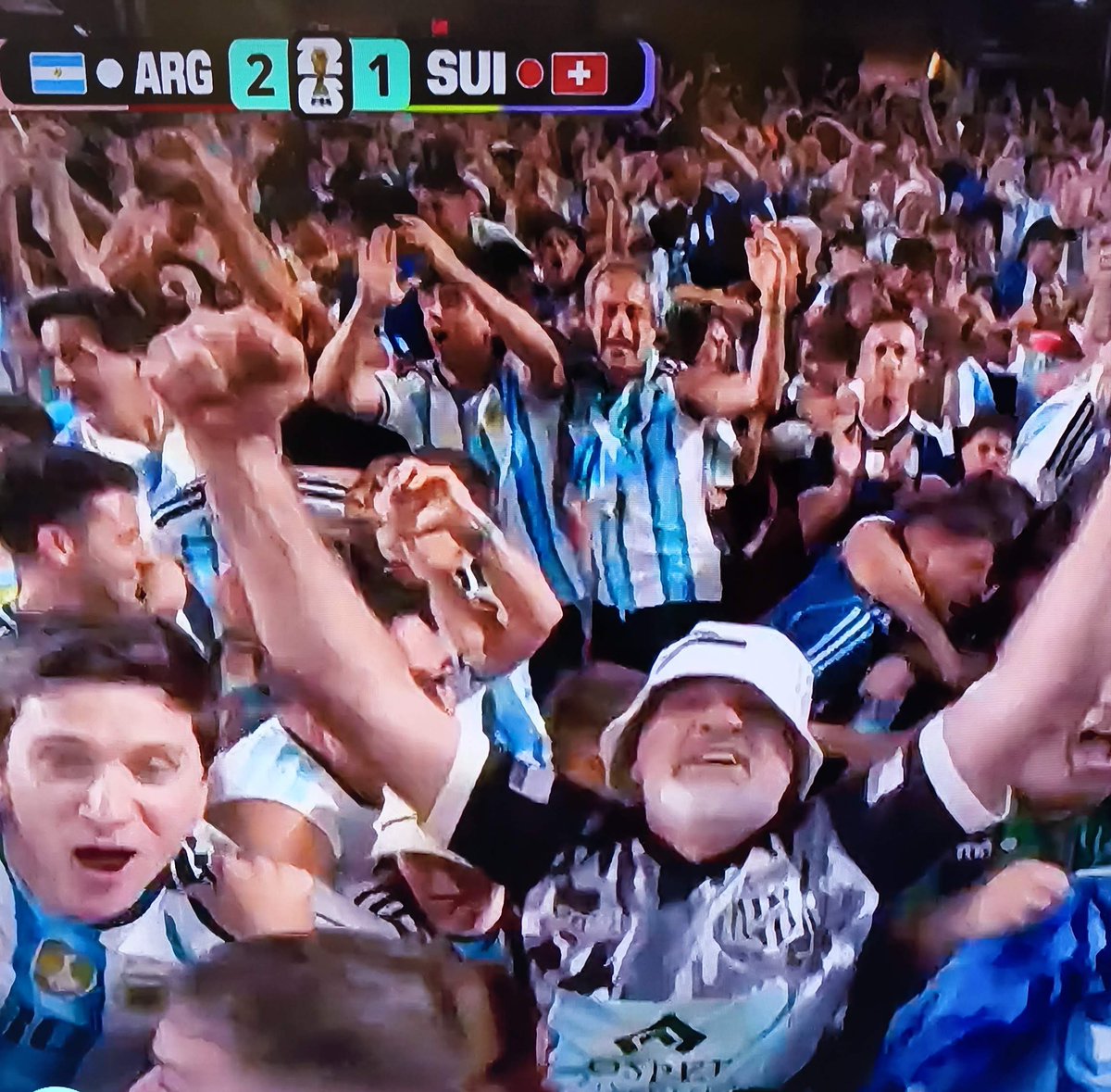 botarate2014's tweet photo. @FrenteElPorven1 Algún día volverá El Porve a ser Sociedad Civil con gente así y su DT no se irá a un Club más poderoso que lo que puede Merelas como Fleitas a Claypole donde cobrará dinero. https://t.co/xSFiK36vgE