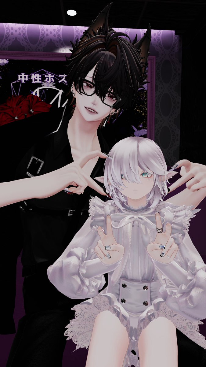 lololo_0o0's tweet photo. とっても素敵でお喋り上手な方ばかりで楽しかった～！！❣️
#VRC_MEL_LOW https://t.co/BAe8QPGLGS