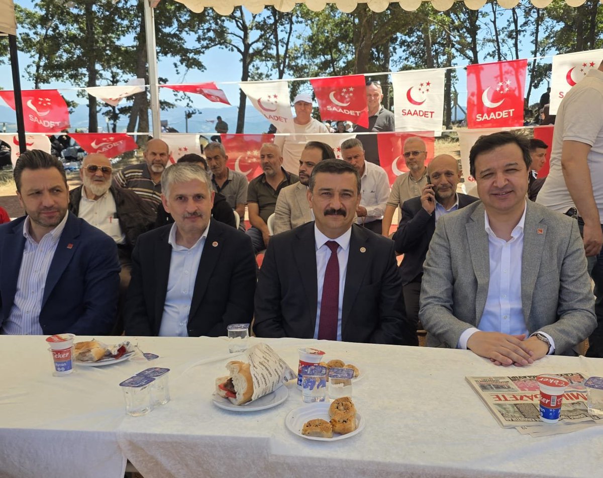 YS_Turkoglu's tweet photo. Saadet Partisi'nin 10.Geleneksel Milli Görüş Kardeşlik Buluşması programı için Bursa'mıza gelen Saadet Partisi Genel Başkanı Mahmut Arıkan 'ı, (@SaadetPartisi, @mahmutarikansp) programın düzenlendiği Tuzaklı Piknik Alanı'nda ziyaret ettim,hoş geldiniz dileklerimi ilettim. 
Misafirperverlikleri için Saadet Partisi Bursa Milletvekili Sayın Mehmet Atmaca (@mehmetatmacasp) ve İl Başkanı Hamza Gürsel 'e müteşekkiriz.