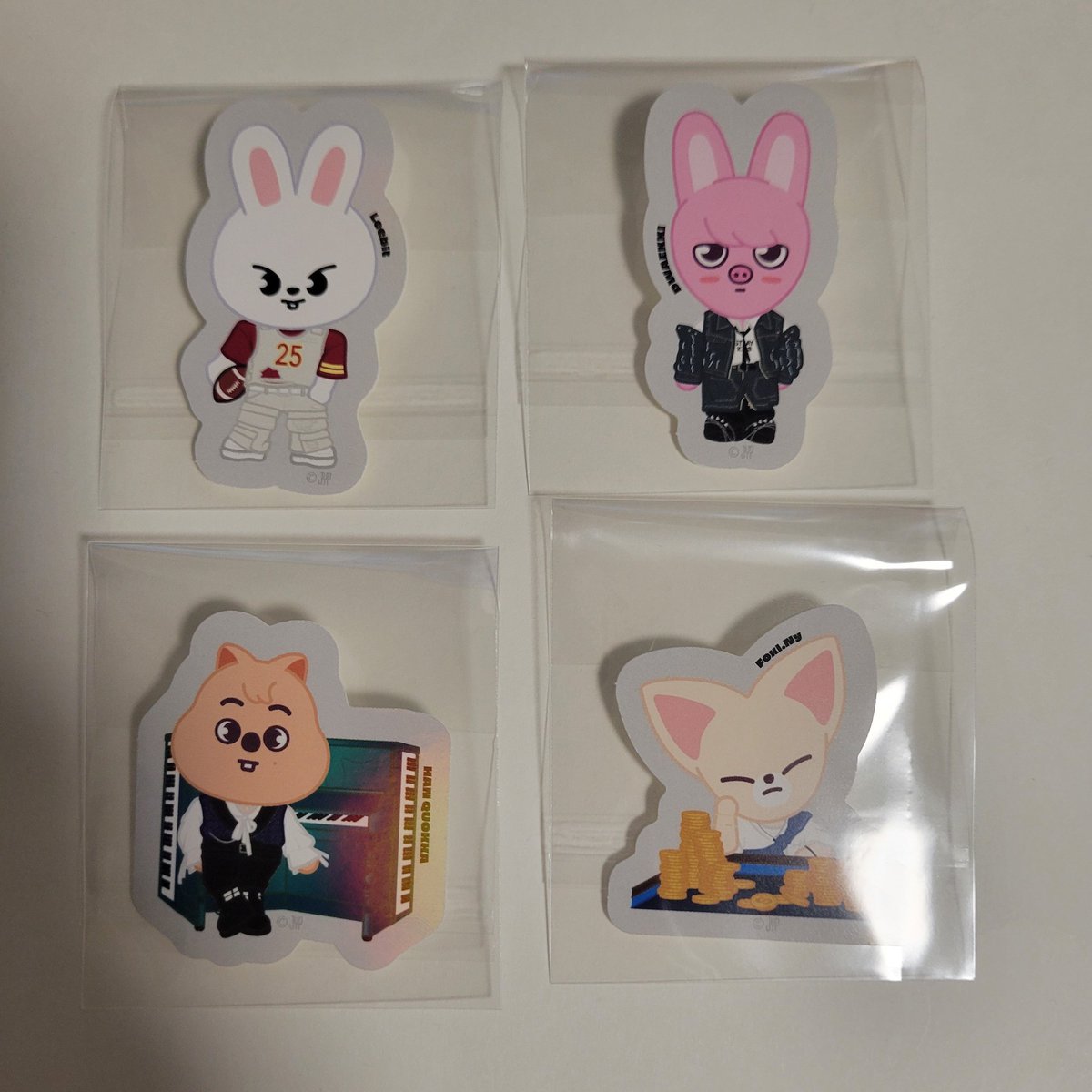 88Yua's tweet photo. StrayKids スキズ 展覧会 エキシビション 交換 ピンバッジ 購入特典 トレカ ランダム アクスタ ステッカー

【譲】バンチャン🐺 リノ🐰 スンミン🐶 アイエン🦊

【求】画像3 アクスタ →💖
画像4  ステッカー →🦊

郵送にて交換📮
お声掛けお待ちしております🙇‍♀️ https://t.co/cBp4l70qyS