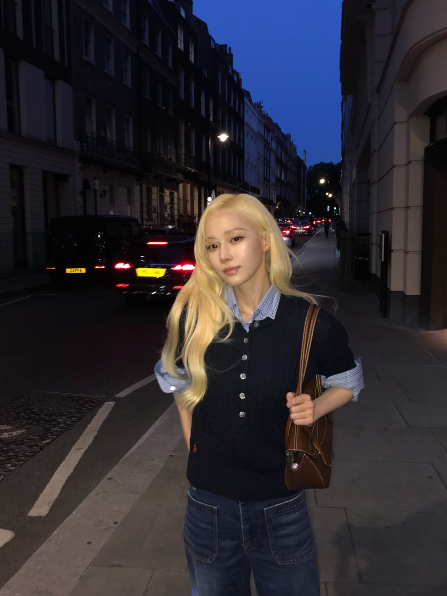 vwicevw's tweet photo. Unmatched old money vibe

WINTER AT WIMBLEDON 2026
#WINTERxWimbledon
#윈터_윔블던으로가자
@RalphLauren https://t.co/GKW0QVtVf5