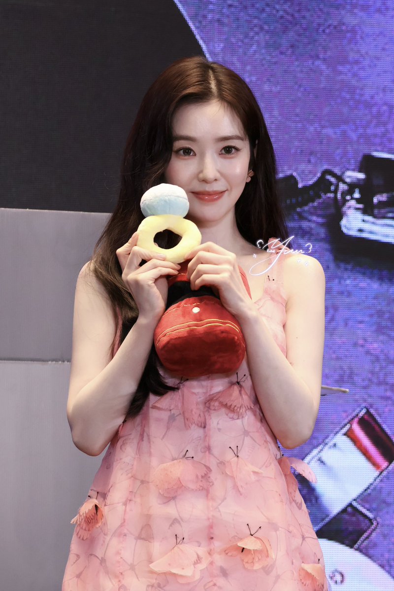 II_IRENE_II's tweet photo. 20260711 ｜KMStation IRENE 상하이 팬싸 
💍💍💍💍

#IRENE #RedVelvet #레드벨벳  #아이린 https://t.co/7c1yXBYC3j