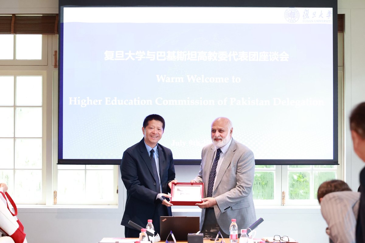 DrNiazAhmadSI's tweet photo. Visited Fudan University, Shanghai, and held productive discussions with Chairperson Qiu Xin, Vice President Chen Zhimin, and the University’s leadership to further strengthen academic and research collaboration between Pakistan and China.

The discussions focused on strengthening institutional linkages, promoting faculty and student mobility, expanding joint degree programmes, collaborative research, leadership development, and capacity-building opportunities for universities and academic administrators. Particular emphasis was placed on cooperation in Artificial Intelligence, digital technologies, semiconductor research, public policy, and future-oriented education models.

During the visit, comprehensive briefings were received on Fudan University’s internationalization strategy, global partnerships, international student programmes, and pioneering initiatives in research and innovation. Visits were also made to the College of Integrated Circuits and Micro-Nano Electronics, the School of International Relations and Public Affairs, and the College of Computer Science and Artificial Intelligence to learn about their academic achievements and research excellence.

The visit reaffirmed HEC’s commitment to fostering strategic international partnerships that advance academic excellence, innovation, research, and knowledge exchange while creating greater opportunities for Pakistani universities, researchers, and students, and further strengthening the longstanding educational partnership between Pakistan and China.