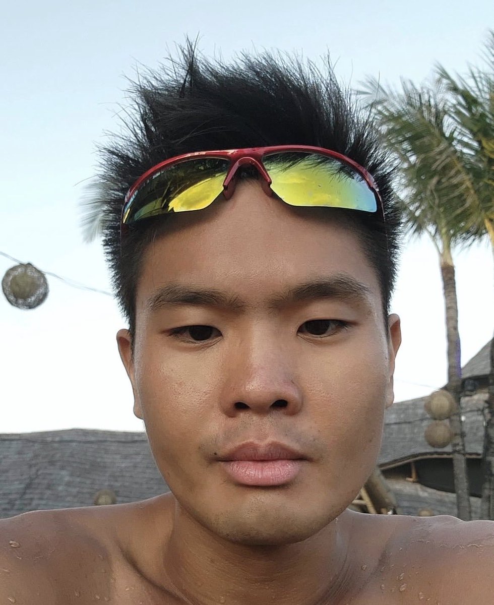 YOYOI616958's tweet photo. Are you a face or body person? #suntan #athlete #fit #edgy #tapered #broad #shoulder #asian #masculation https://t.co/YerDAgAf0E