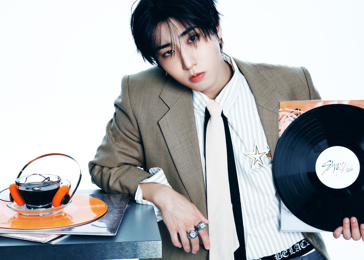 kokolixie's tweet photo. tw; drug use, dub con | chan is the rap artist that brings the most money to his label, but he’s notoriously difficult to work with. so new producer jisung is given the task no one else wants to take on, and boy does chan give him a run for his money https://t.co/0bE7nxk5VU