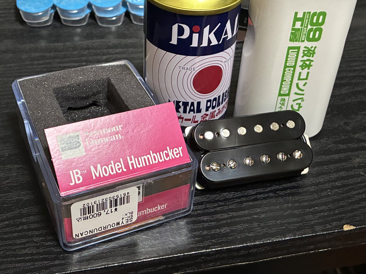 fuzznie's tweet photo. ハァハァハァ二度とロゴで自己主張すんなよ https://t.co/bZ2sRJIyjo