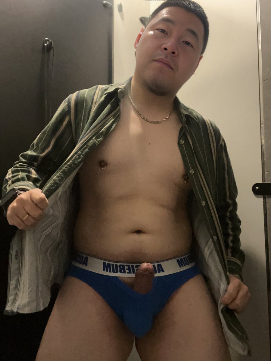 AngelaSmit58801's tweet photo. 最近性瘾越来越大......
    每天都想硬~
    爸爸的大肉棒喜欢吗？
    #无套插入 #附近同城的来约吗? https://t.co/1OJkSVr3Ba