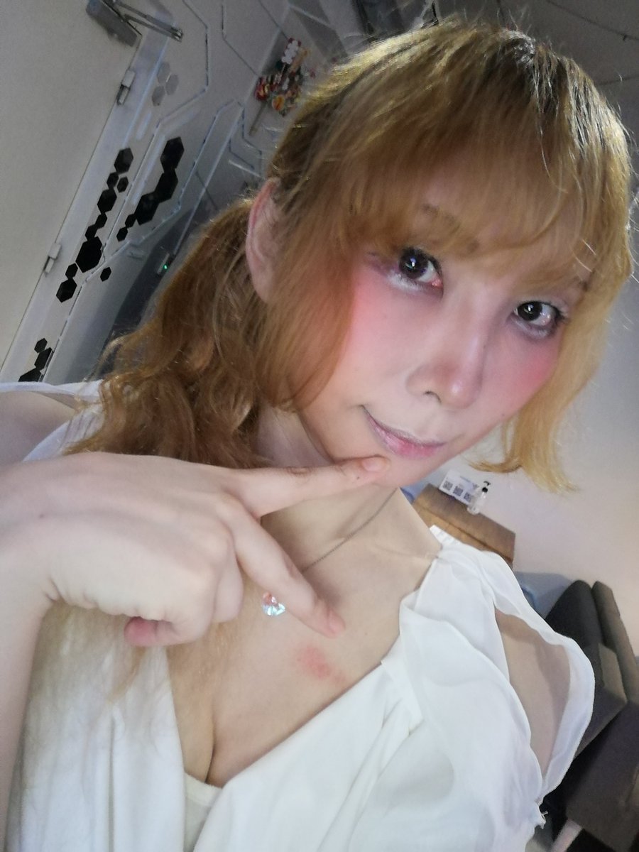 mamegumeru's tweet photo. そして今日もメイク変えてみる https://t.co/pQlAGRX8Rb