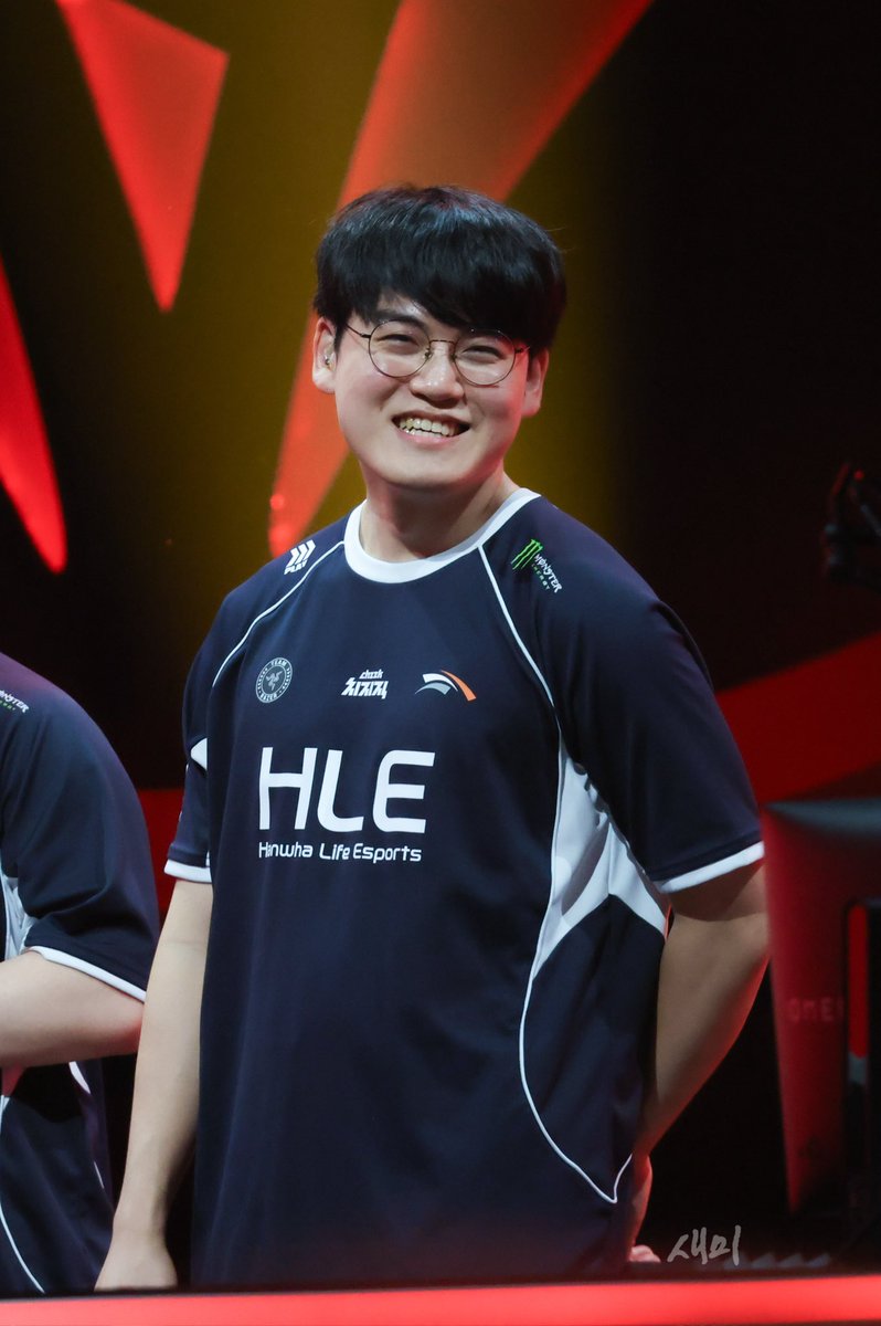lightofcotton's tweet photo. MSI 첫 우승 축하!!!!! https://t.co/9IeaF9yb9q