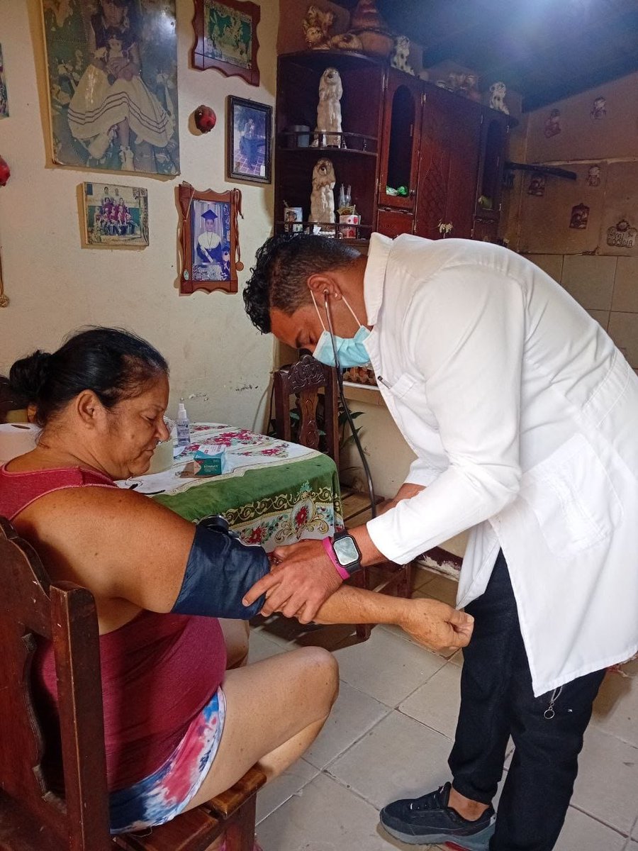 cubacooperaven's tweet photo. En el estado La Guaira, nuestra labor por la salud no se detiene:

✅ Charla educativa en el Ambulatorio Barrio Aeropuerto sobre la prevención de enfermedades respiratorias. ✅ El Dr. Leonardo Figueredo realiza atención casa a casa en la Parroquia Caruao.
 #CubaPorLaVida https://t.co/RI00iuWQgK