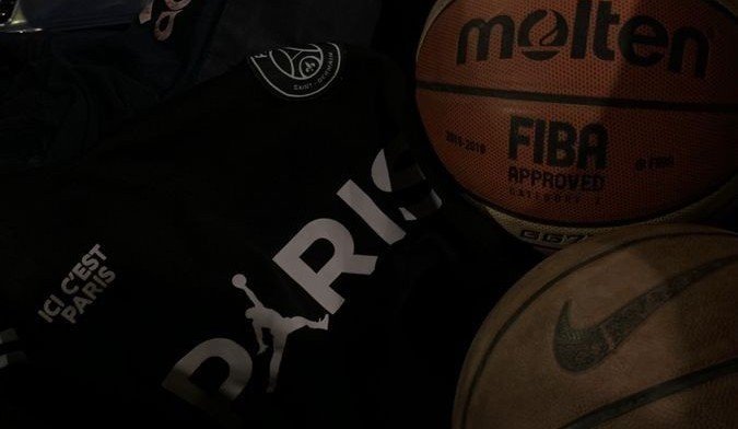 masmin9yu's tweet photo. Nothing special, just my body aching from ball yesterday lol. https://t.co/9X9eczLfXZ
