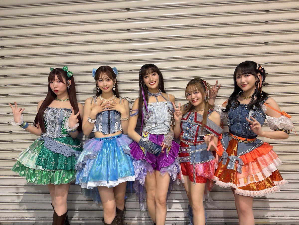 iRis_a_himi's tweet photo. i☆Risでした💚💙💜❤️🧡
（最後…🧡…？） https://t.co/FRCw4CThTP