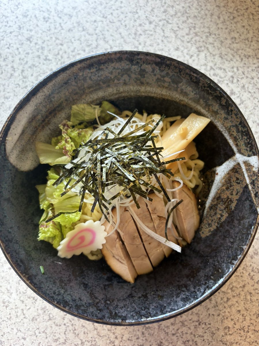 Himeko4065's tweet photo. 東だけどカールのおじさん好きよ〜  油そば も初めて食べました しっかりとした醤油ベース モチモチ麺  初体験で美味しかった
 #カール #カールのおじさん #油そば #モチモチ https://t.co/E0TKpMqO4m