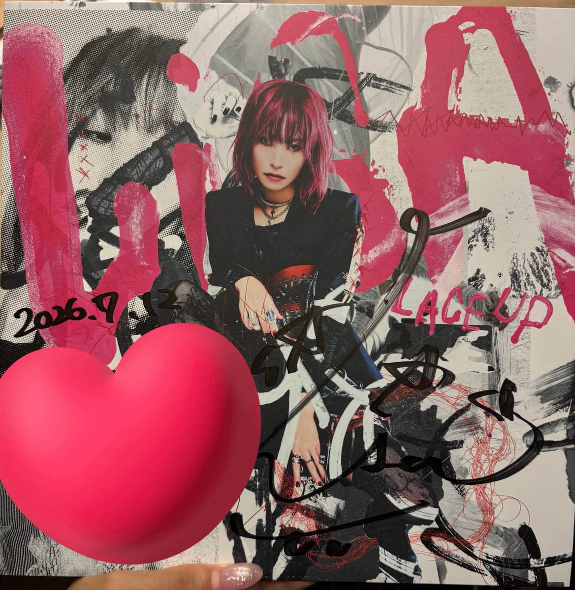 yashi_mh_love's tweet photo. #LACEUP の秘密のサイン会っに参加してきた〜！！
初のサイン会当選…！オンラインじゃないCDイベが横浜のクルージングぶりでめっちゃ緊張した🥺
ROY似合ってるって言ってもらえた〜！想像以上にLiSAとお話できる時間あったし、しっかり目を見てお話聞いてくれて嬉しかった…！ https://t.co/BHOiZ365jE