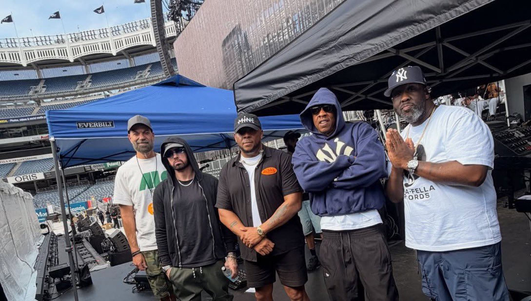 thejayzsource's tweet photo. Jaÿ-Z and Eminem with his longtime manager Paul Rosenberg, Denaun Porter and Adam Blackstone yesterday. https://t.co/b8rOjmuscR