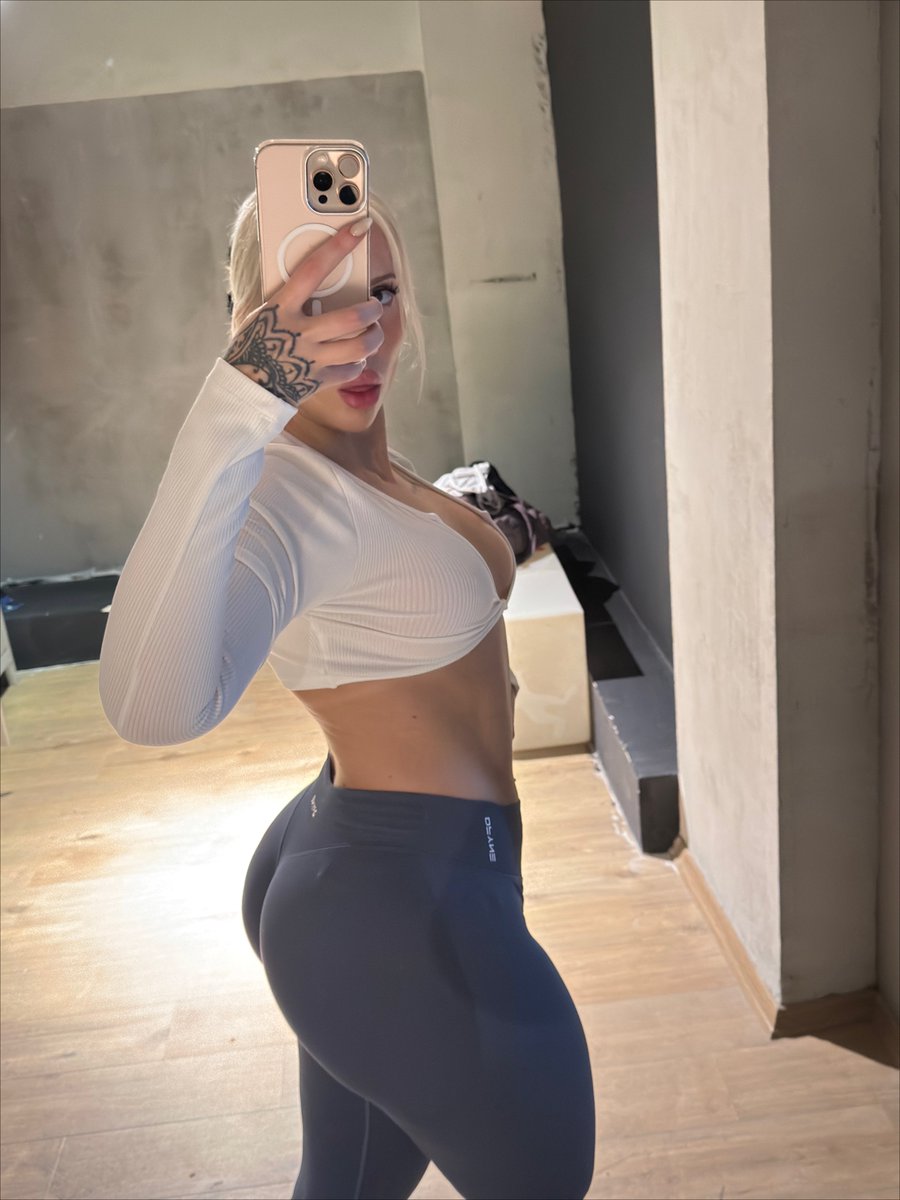 itssweetaduh's tweet photo. @itsofiarose Yea? Then come here 😏 https://t.co/Qlu9Vkbt6t