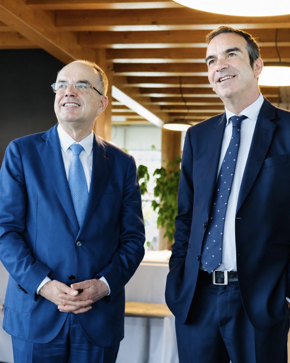 robertoocchiuto's tweet photo. Ju haristis, presidente Begaj. 
E grazie alla comunità arbëreshë, che da secoli è parte viva della storia della Calabria. 🇮🇹🇦🇱

Il Presidente della Repubblica d’Albania oggi in visita in Calabria. https://t.co/YGhsRtFdHu