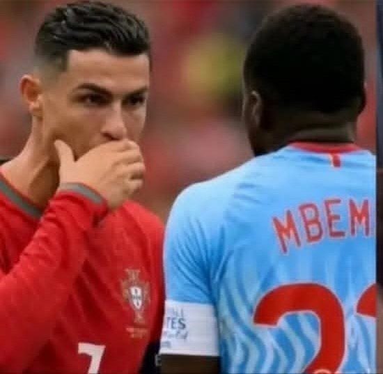 Saw6663's tweet photo. @PanpotsTV Donde estaba aquí el var???cuando te tapas la boca para hablar con el adversario es roja,pero claro aquí el madridismo calladitos como putitas ¿Verdad?? https://t.co/mznvDiCFGu