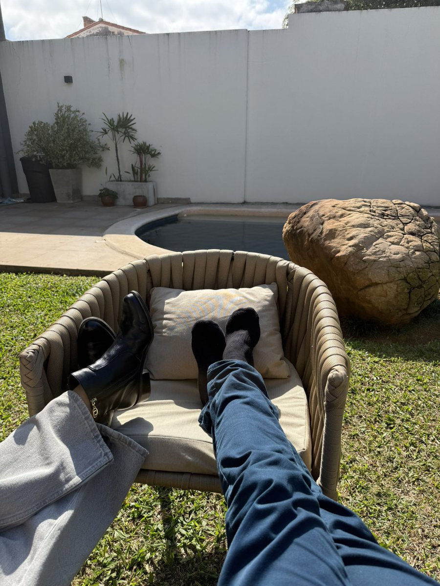 rodriqe's tweet photo. Los lujos de vivir en Paraguay, invierno , sol radiante , 20 grados https://t.co/ZFfD6iNNjF