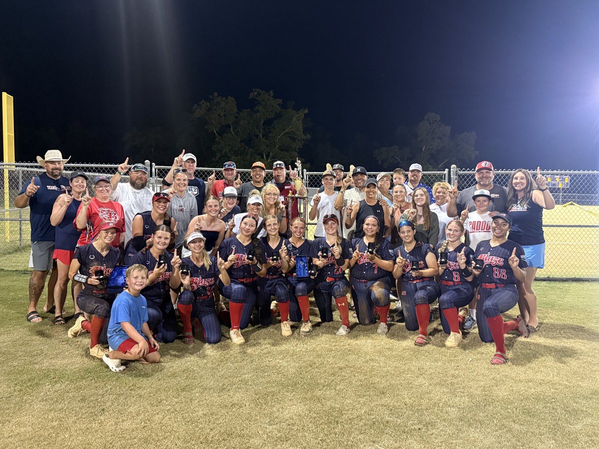 txblazeatxnat's tweet photo. 🥎When we add high-caliber/character players to our roster, we know their families are a massive part of the equation. We are incredibly blessed with FANTASTIC families in our group who are raising wonderful kids. Thank you so much for your unwavering support, your positive energy & everything you do behind the scenes. We couldn't do this without you! 🙌❤️