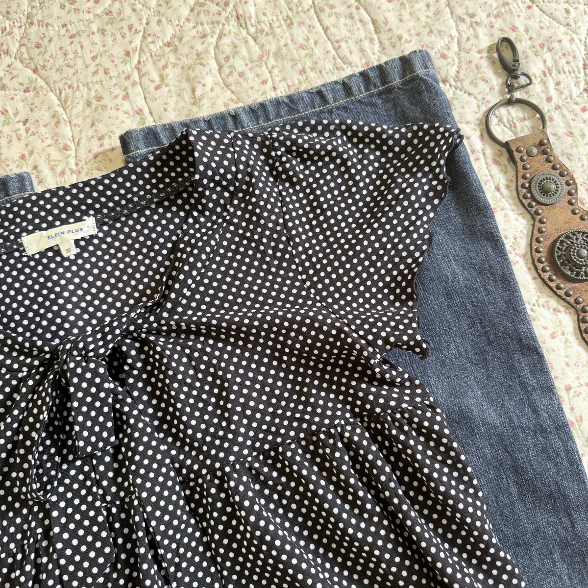 jus1charm's tweet photo. ⋆୨୧˚ polka dot ผูกโบว์ แขนระบาย🇯🇵˚ ༘✶

✿ อก32-40
✿ ยาว22
✿ ตำหนิ -
✿ ราคา95

📮ค่าส่งเหมาๆ45฿

#ส่งต่อเสื้อผ้ามือสอง #ส่งต่อเสื้อผ้ามือ2  #เสื้อผ้ามือสอง #เสื้อผ้ามือ2 #โล๊ะตู้ #y2kthailand #เสื้อผ้าy2k https://t.co/oDx6WrxZD3