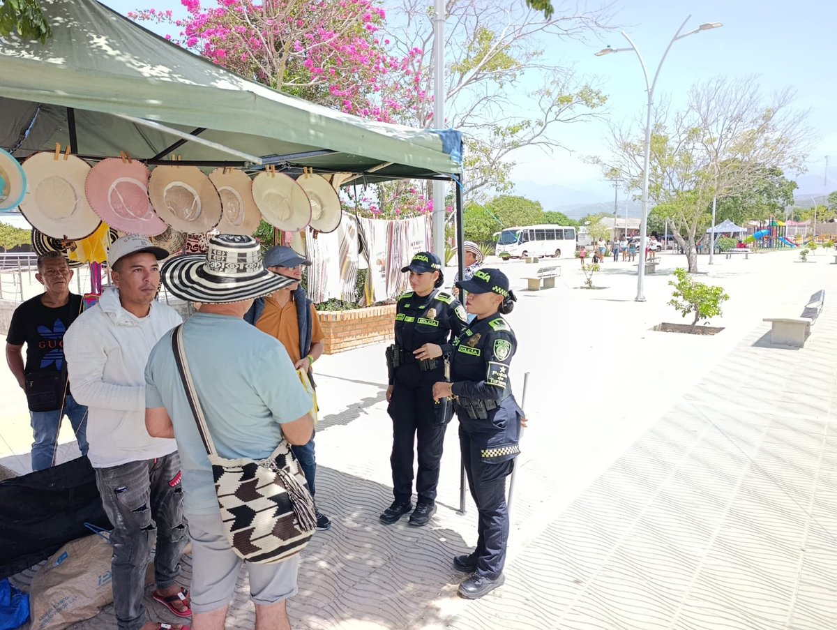 ProteccionPonal's tweet photo. Promovemos un #TurismoSeguro y responsable con actividades de sensibilización, impulsando en La #Guajira el respeto por los espacios culturales y la conservación de la identidad de la región👮💚. https://t.co/9lq1SRPqqS
