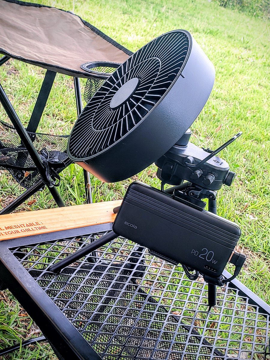 URAMICHI_WANDER's tweet photo. エレコムのネストアウトシリーズの扇風機買ったー！
バッテリー非内蔵で劣化を気にする必要無し（とりあえずダイソーのモバブ買ってみた✌️）

ボタン式が多い中でダイヤル式はグローブでも操作しやすくてありがたい👍 https://t.co/5kF0gyrqvQ