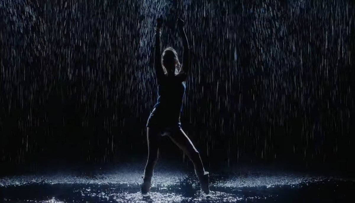 gothrkive's tweet photo. Sunmi’s mvs are always visually stunning 🌧️🌀 
#SUNMI #선미 #ForeverJuly https://t.co/FSbrUAn7Gm