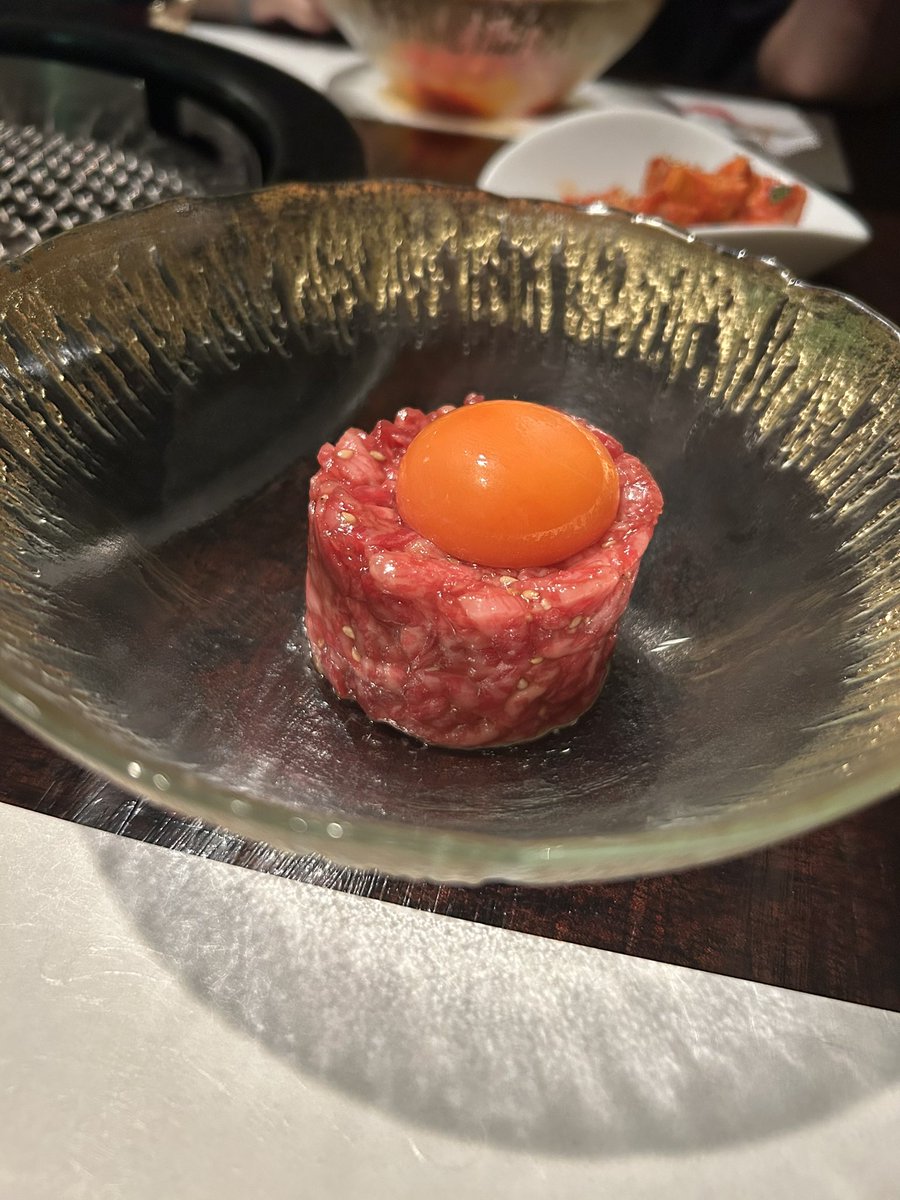 kitachan____'s tweet photo. 初めて 牛牛 会社の先輩に連れてってもらったけど本当に凄かった‼️‼️

牛タンはめちゃくちゃ美味しくて肉が甘いって初めて感じた😋
ハラミってこんなにも脂が出て凄いのか‼️って驚きだったw

アタッシュケースから肉出てくるの演出凄かったwww

初めての経験が沢山の焼肉だった(*´﹃`) https://t.co/lUHqwhcIq1
