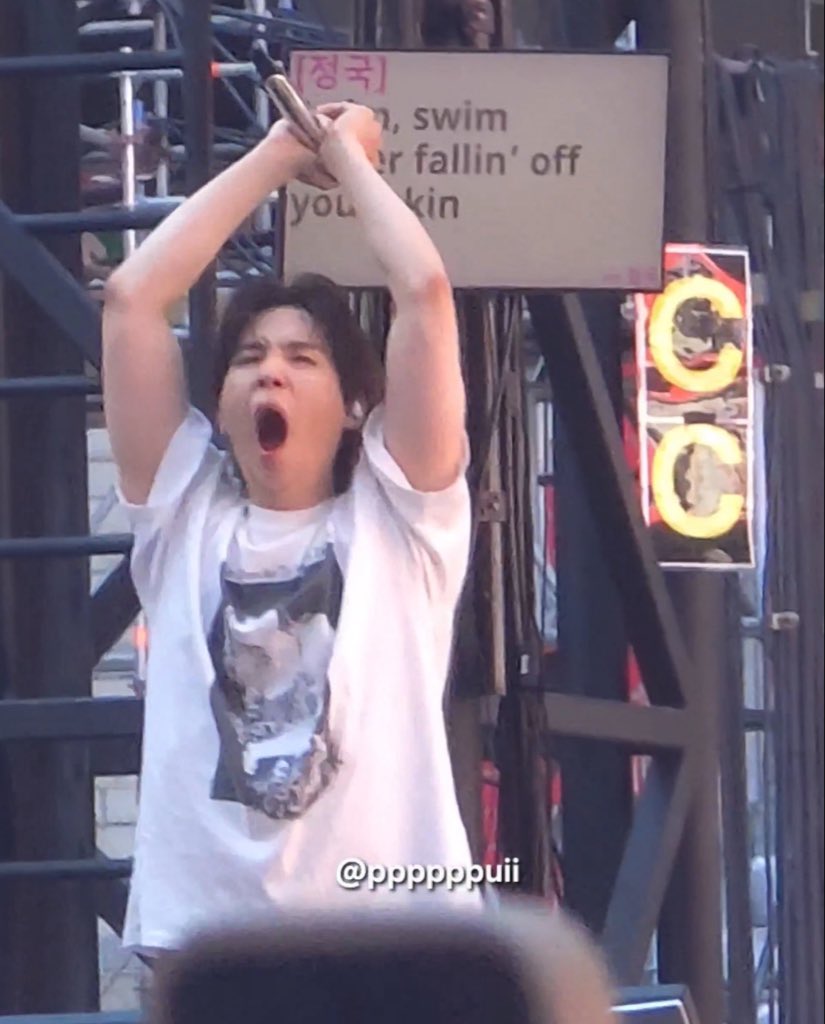 oilSGTH's tweet photo. หมดกันภาพลักษณ์ที่ให้มาก่อนขึ้นซาวด์เช็ค 55555555555555555555555555555 https://t.co/RXWs4K6e97