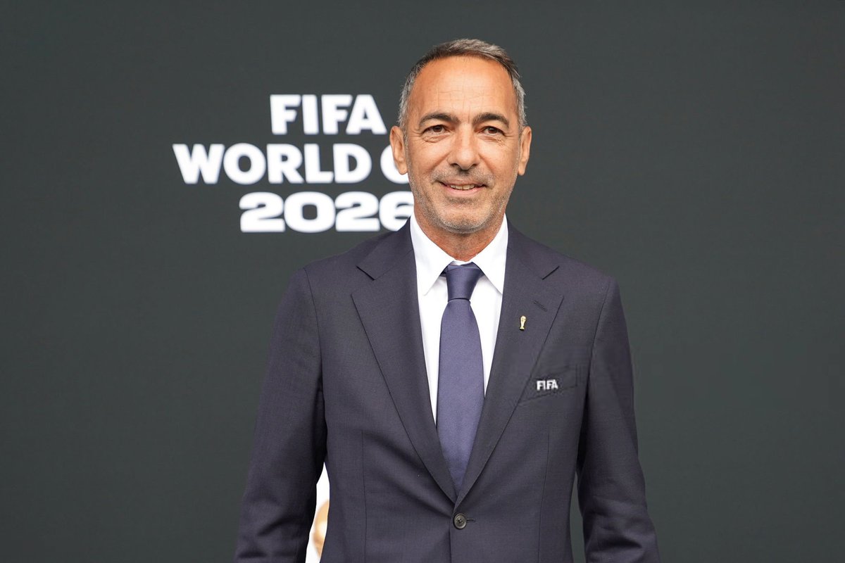 CallHimGoat's tweet photo. 🗣️ يوري دجوركاييف [لاعب فرنسي سابق]:

إذا كان لديك كريستيانو رونالدو، فيجب أن يلعب الفريق من أجله، وهذا لم يحدث على الإطلاق. 

من الواضح أنه قوبل بالتجاهل من قبل الفريق نفسه. 

لم يقدموا له تمريرات حاسمة، ولم يضعوه في أفضل الظروف. https://t.co/f2EPlU0n4E