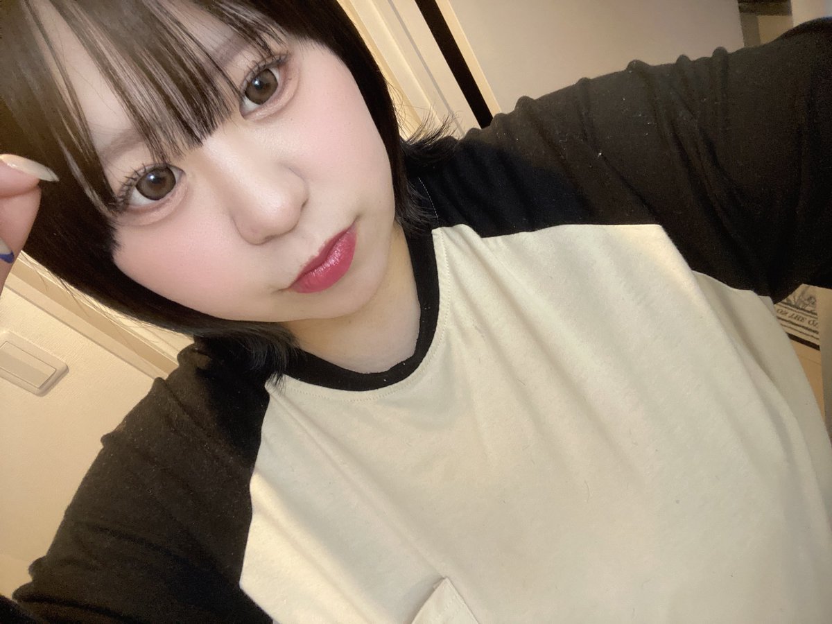 mitsu___0210's tweet photo. 占いでね、大事な人が戻ってくるのと同時に要らないご縁は勇気を出して切りましょう って書いてあってね、
勇気を出して関係を経つ事はその後もしんどい事が続くけどきっと報われるからって書いてあったのね

当たってんな～と思いながら読んでた

 #ぽっちゃり好きさんと繋がりたい https://t.co/Di2ojG3pkx