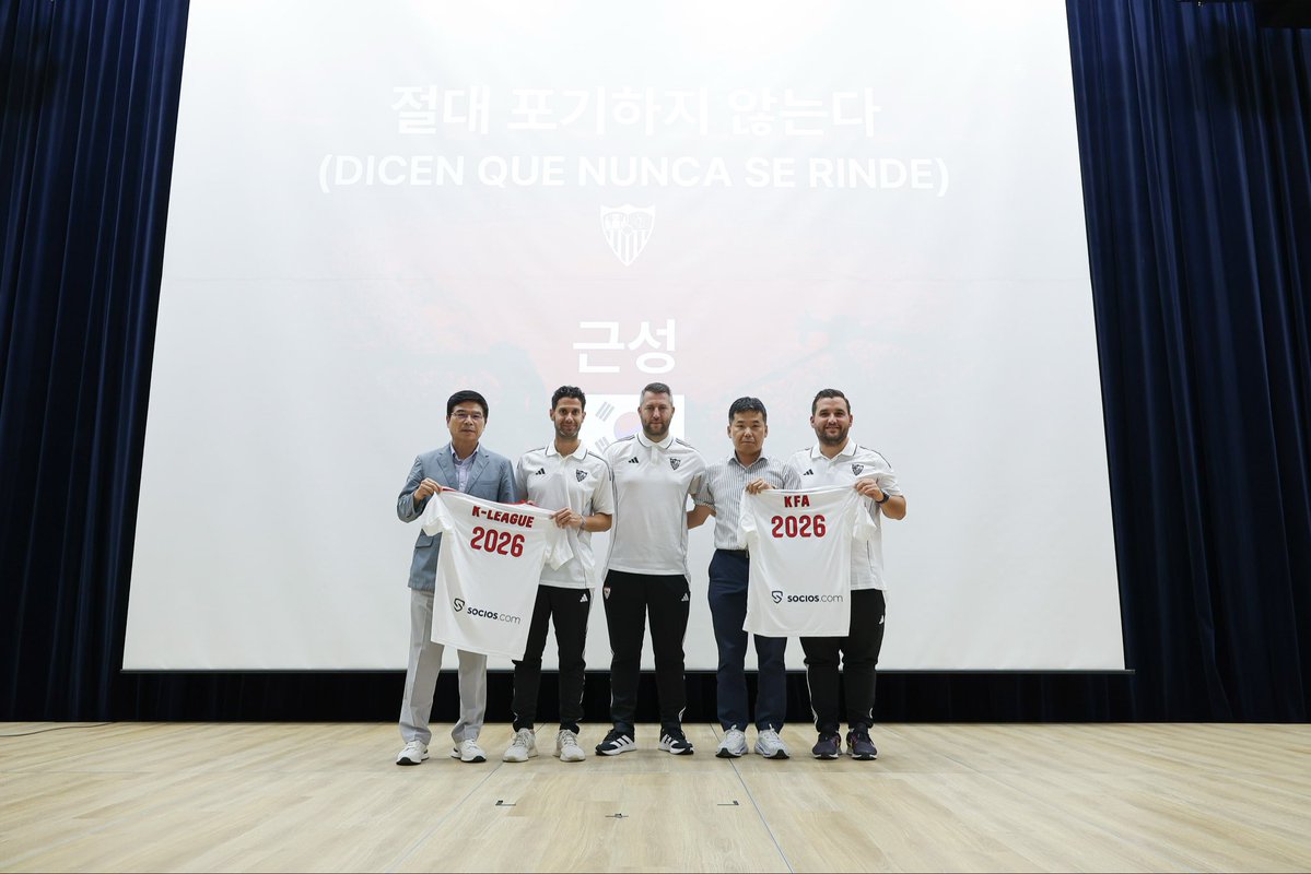 Academy_SFC's tweet photo. From Nervión to South Korea. 🇰🇷

Our analysts share the Sevilla FC methodology at the K-League Academy: big data, analysis and talent development.

Knowledge travels too.

https://t.co/PrivIUS0Lt https://t.co/LKqVHiUMOK