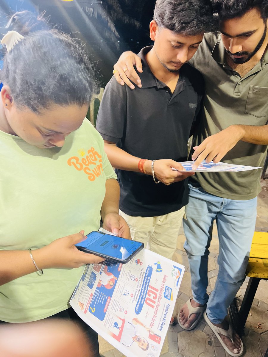 RoshanLalBittu's tweet photo. उड़ीसा के युवाओं ने एक स्वर में कहा कि संवेदनहीन शिक्षा मंत्री धर्मेंद्र प्रधान ने अपनी विफल और कर्तव्यविमुख नीतियों के कारण ओडिशा की धरती को पूरे देश के सामने शर्मिंदा किया है।

आज #छात्रों_की_गूंज अभियान के तहत छात्रों से संवाद के दौरान युवाओं ने शिक्षा व्यवस्था, लगातार हो रहे पेपर लीक, बढ़ती बेरोज़गारी और अपने भविष्य को लेकर गहरी चिंता व्यक्त की। उनकी स्पष्ट मांग है कि शिक्षा व्यवस्था से खिलवाड़ करने वालों की जवाबदेही तय की जाए और युवाओं के भविष्य के साथ हो रहे अन्याय पर तत्काल रोक लगे।

आप भी इस छात्र जनआंदोलन का हिस्सा बनें। 👇🏻
📞 मिस्ड कॉल दें: 9873036161
📱 QR Code स्कैन करें
🌐 https://t.co/U13Si4SdHl