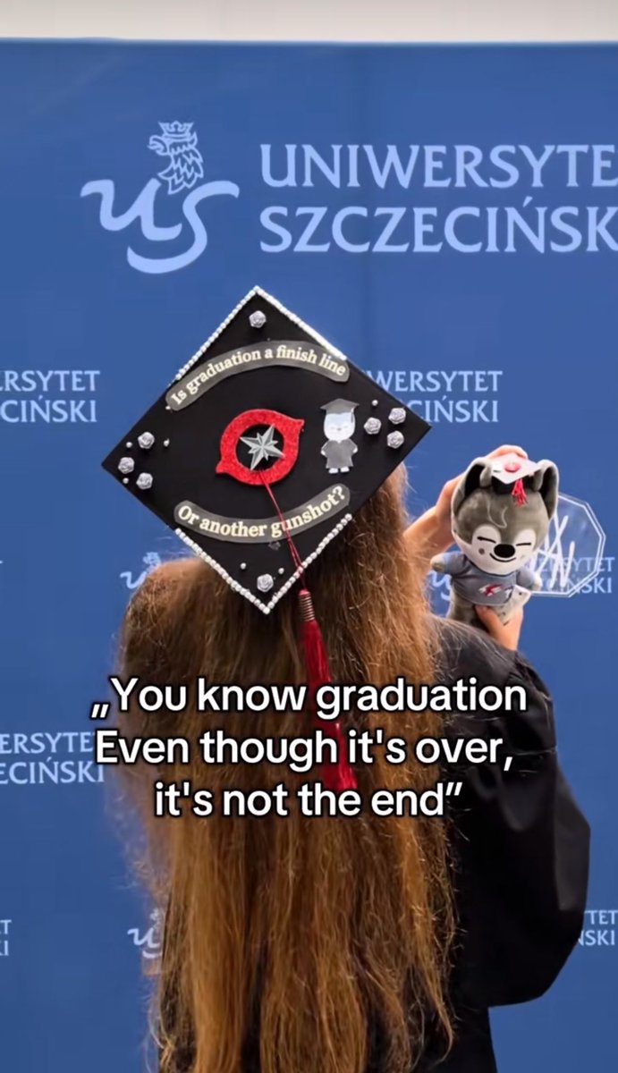 BangChanEmp_'s tweet photo. 🐺🏛️ | 🎵 TikTok

A stay just graduated in "Journalism and Media management” and not only her thesis was an analysis about the SKZ' fandom, but she wrote in it also a sweet 'thank you' message for #BangChan:

“I just wish Chan could know how much he really means to me…” https://t.co/YJcgEVi6KX