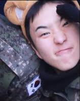 semangkukuji's tweet photo. when i saw the first pic, i was like, “oh! hoshi updates!” then a few seconds later, “oh it's not 😭”

they somehow strangely oddly miraculously look so similar https://t.co/repii6GUv4